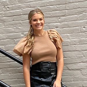 Meet your Posher, Ella